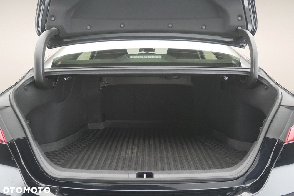 Toyota Camry 2.5 Hybrid Comfort CVT - 16