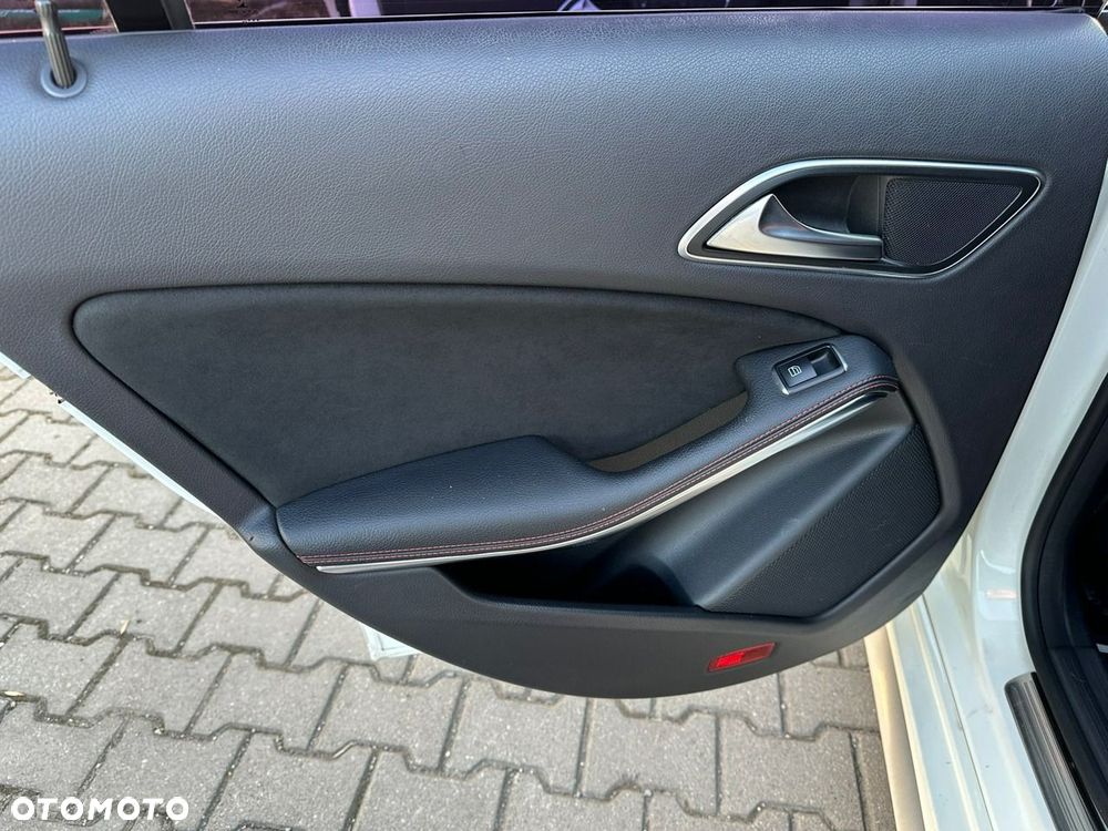 Mercedes-Benz CLA - 14