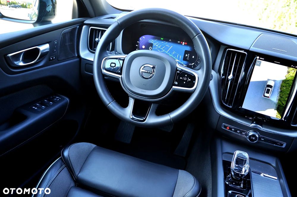 Volvo XC 60 B4 D AWD Plus Dark - 29