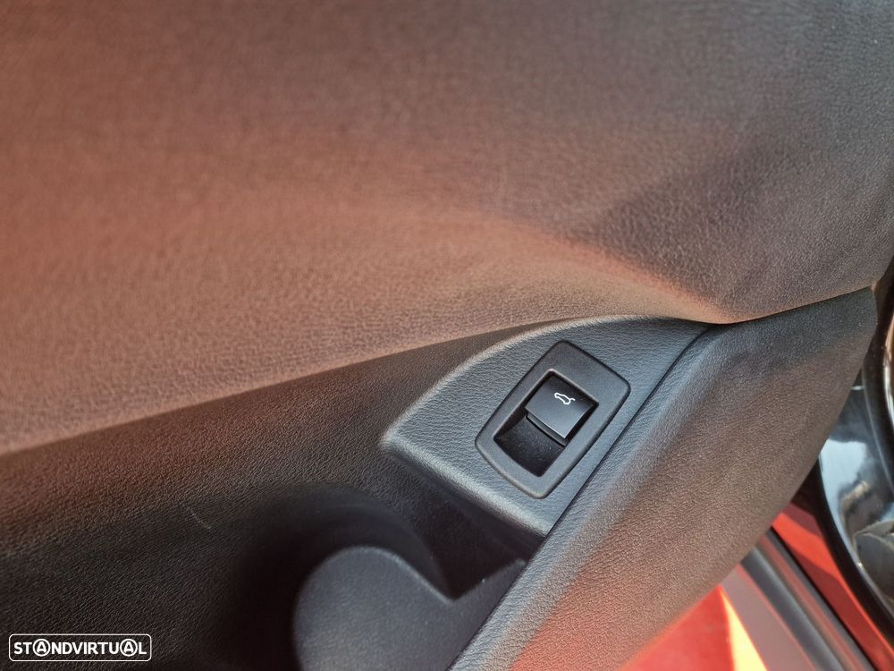 BMW X1 16 d sDrive Advantage - 11