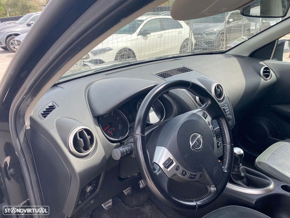 Nissan Qashqai +2 1.5 dCi Tekna Premium 17 132g - 11