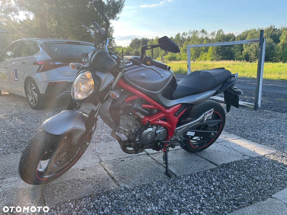 Suzuki Gladius - 6