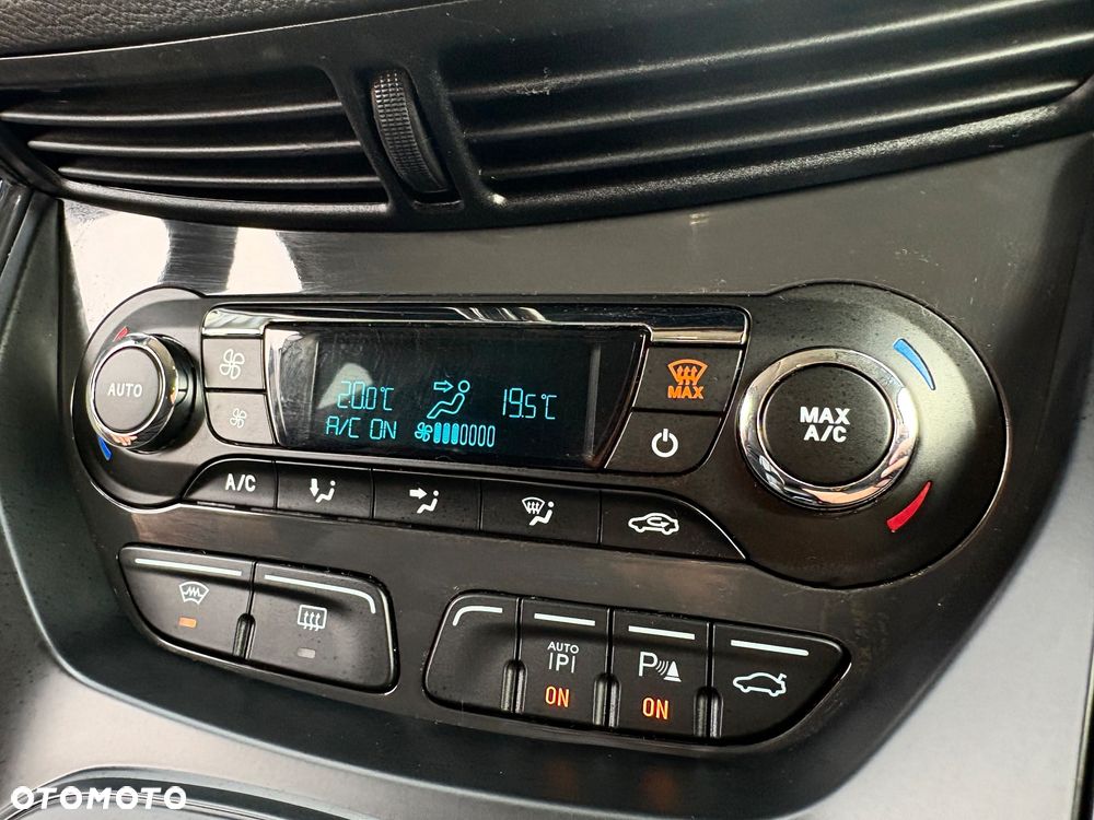 Ford Kuga - 31