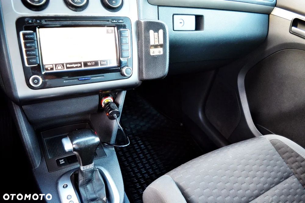 Volkswagen Touran 2.0 TDI DSG United - 20