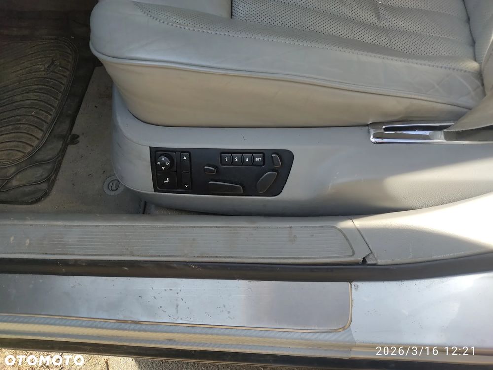 Volkswagen Phaeton 4.2 V8 4MOTION Automatik (5 Sitzer) - 16