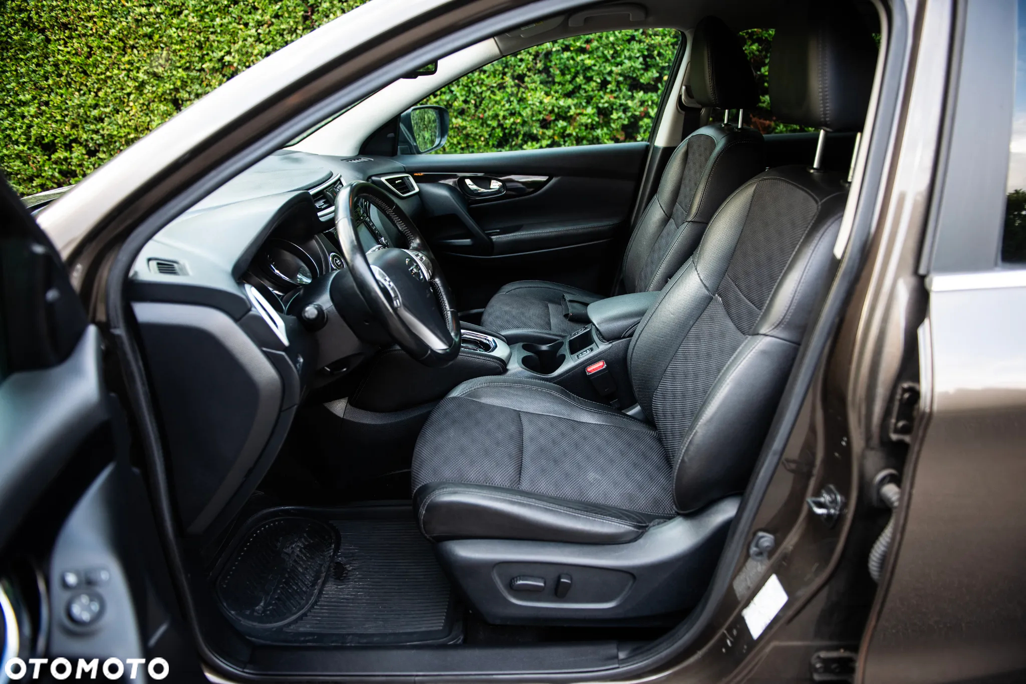 Nissan Qashqai 1.2 DIG-T Xtronic N-Connecta - 18