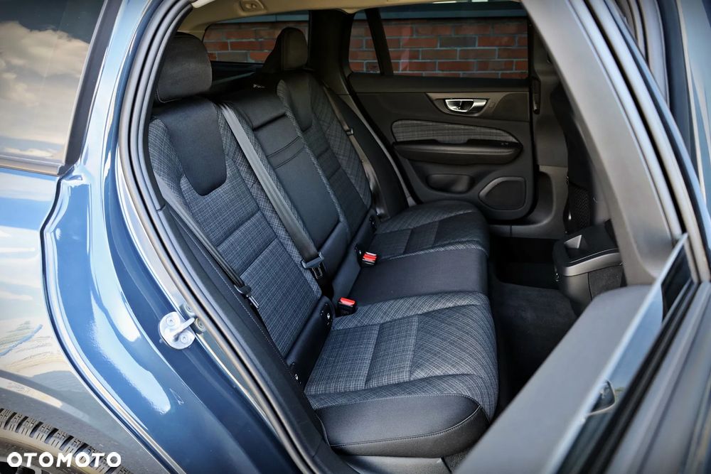 Volvo V60 B3 B DKG Core - 24