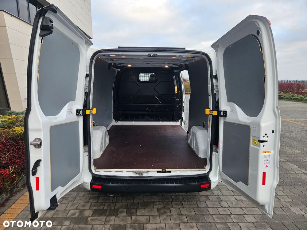 Ford Transit Custom - 11