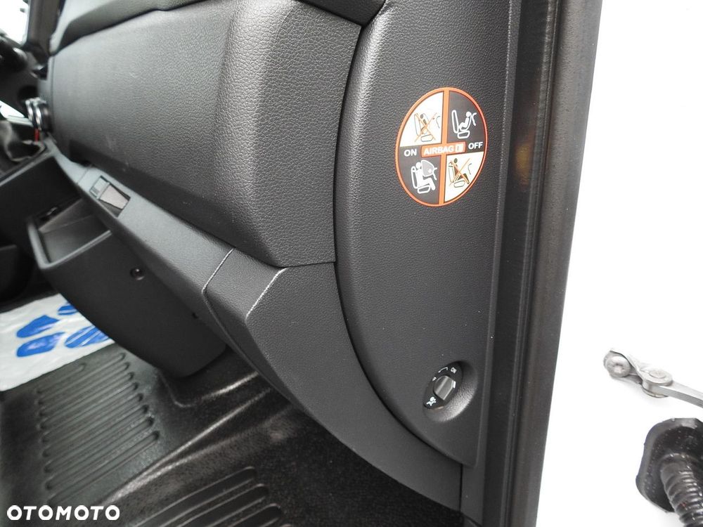 Renault MASTER SKRZYNIA TEMPOMAT KLIMATYZACJA LEDY BLIŹNIACZE KOŁA  130KM - 31