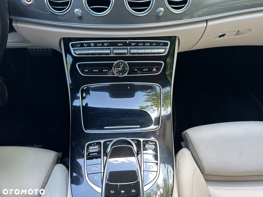 Mercedes-Benz Klasa E 220 d 4-Matic Business Edition 9G-TRONIC - 20