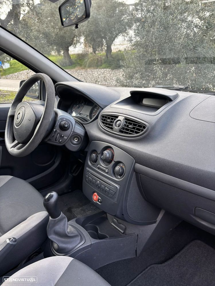 Renault Clio 1.5 dCi Dynamique S - 8