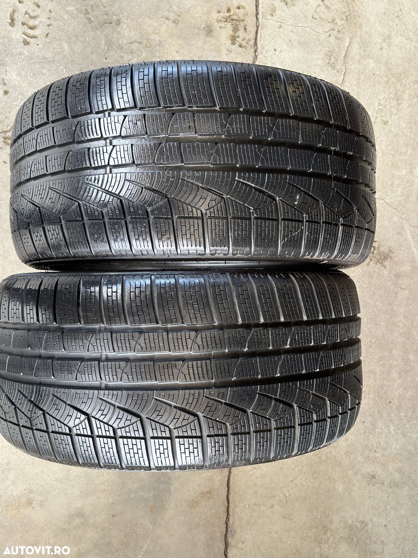 Vând 2 anvelope 265/35/19 Pirelli de iarnă ca noi - 1