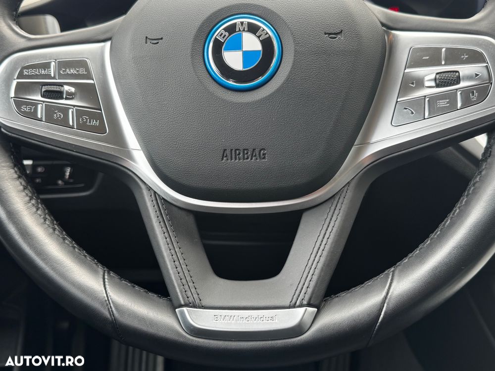 BMW Seria 3 330e Aut. Luxury Line - 21