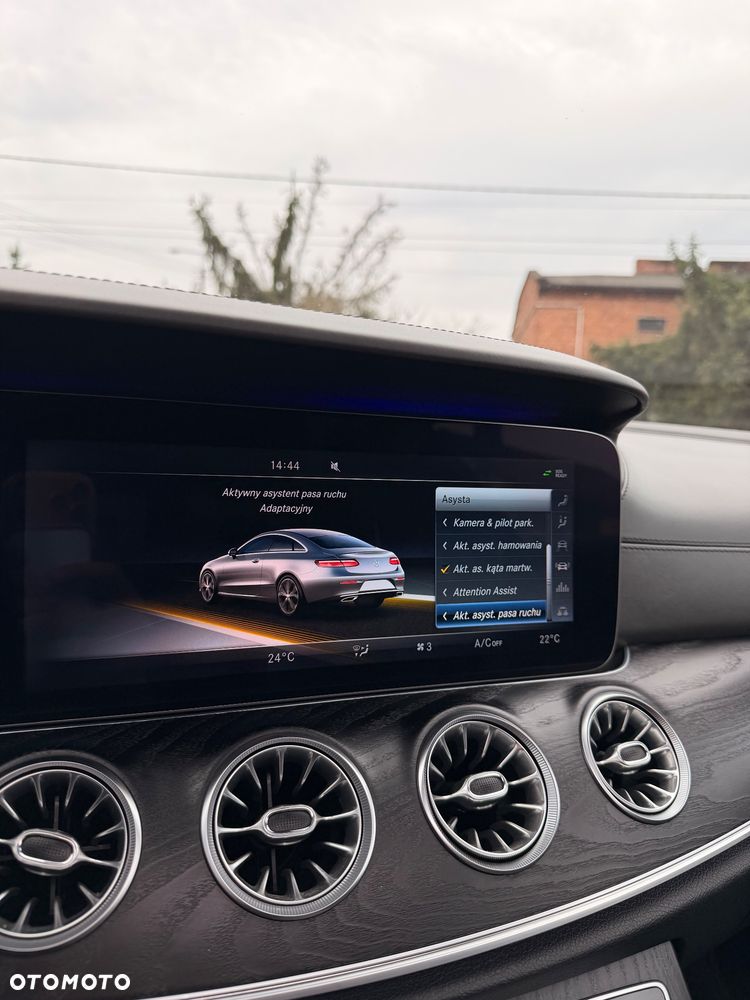 Mercedes-Benz Klasa E 400 4-Matic 9G-TRONIC - 32