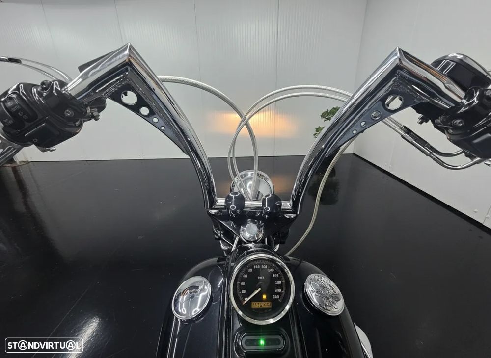 Harley-Davidson FLSTF ROCKER C - 6