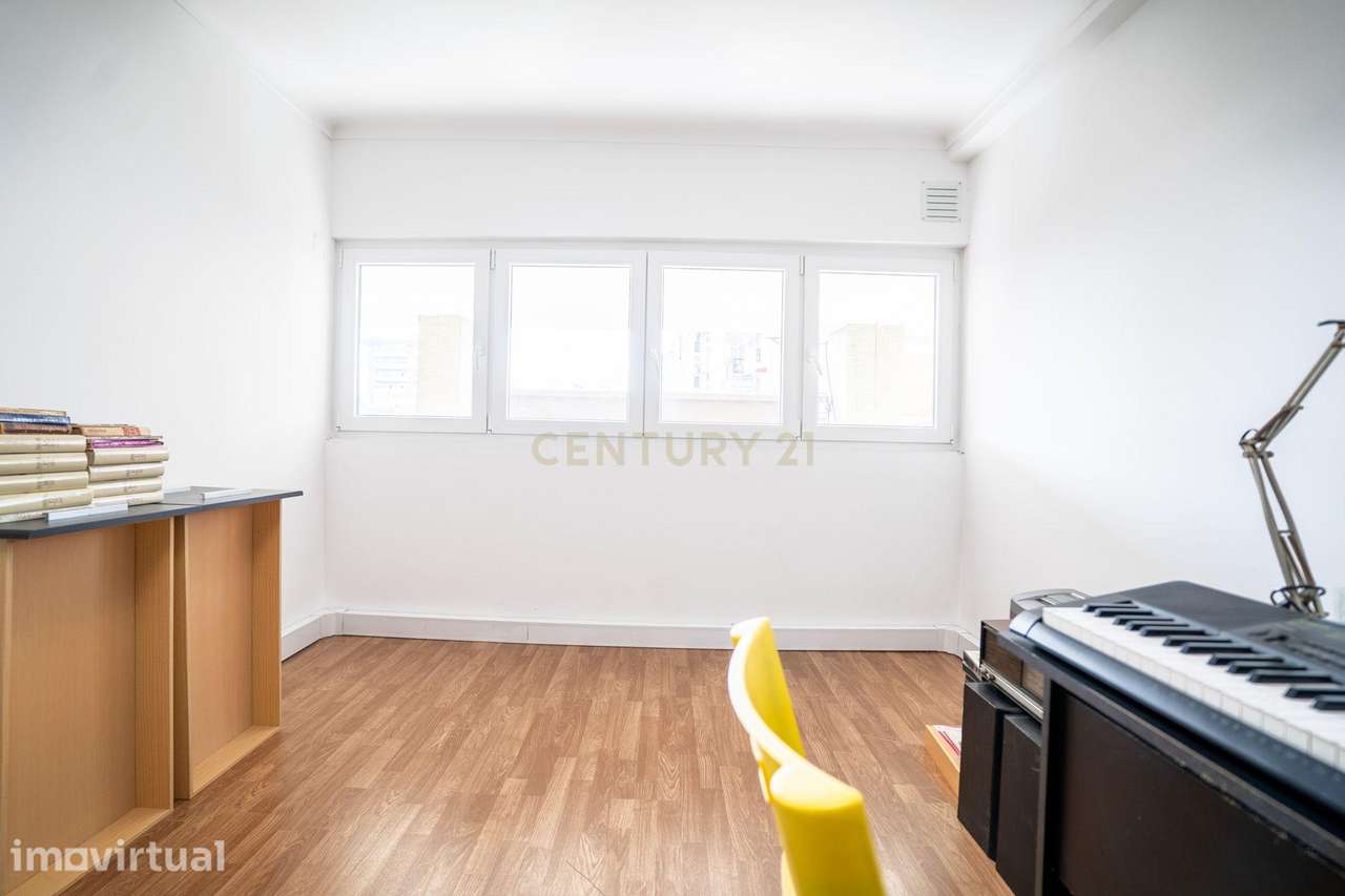 Loja para Arrendamento | 78,5 m² | Estrada do Desvio – Lumiar - Grande imagem: 3/17