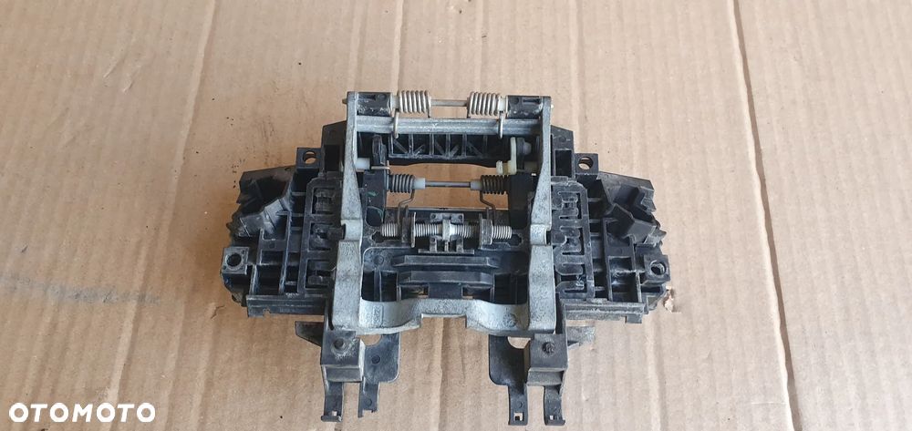 Klamka prawy przód przednia prawa Audi A8 D3 - 5