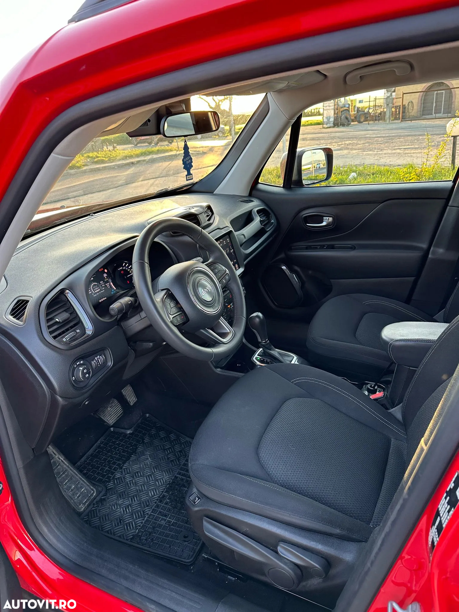 Jeep Renegade 1.3 T-GDI 4xe PLUG-IN Hybrid Automatik (RED) - 12
