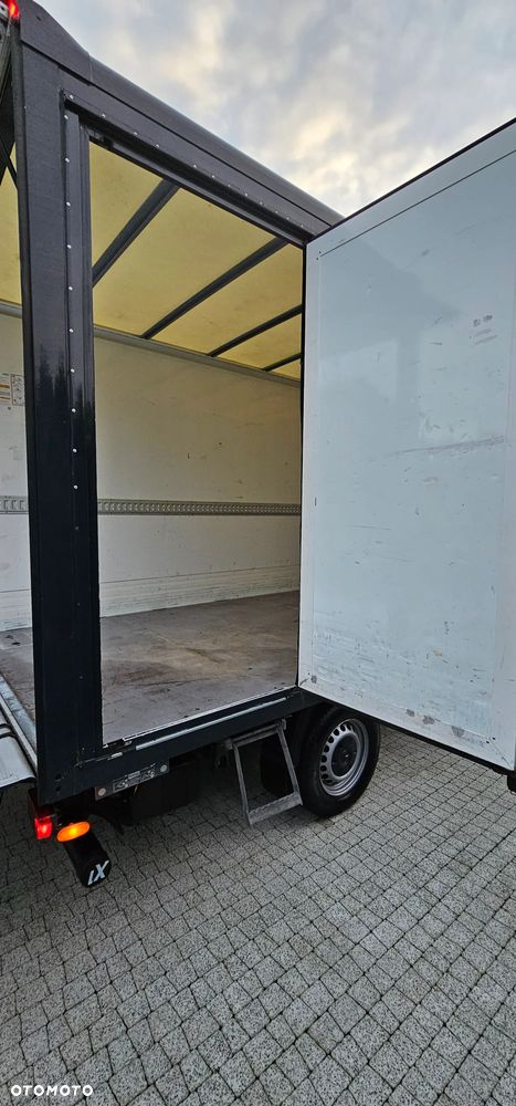 Mercedes-Benz Sprinter - 15