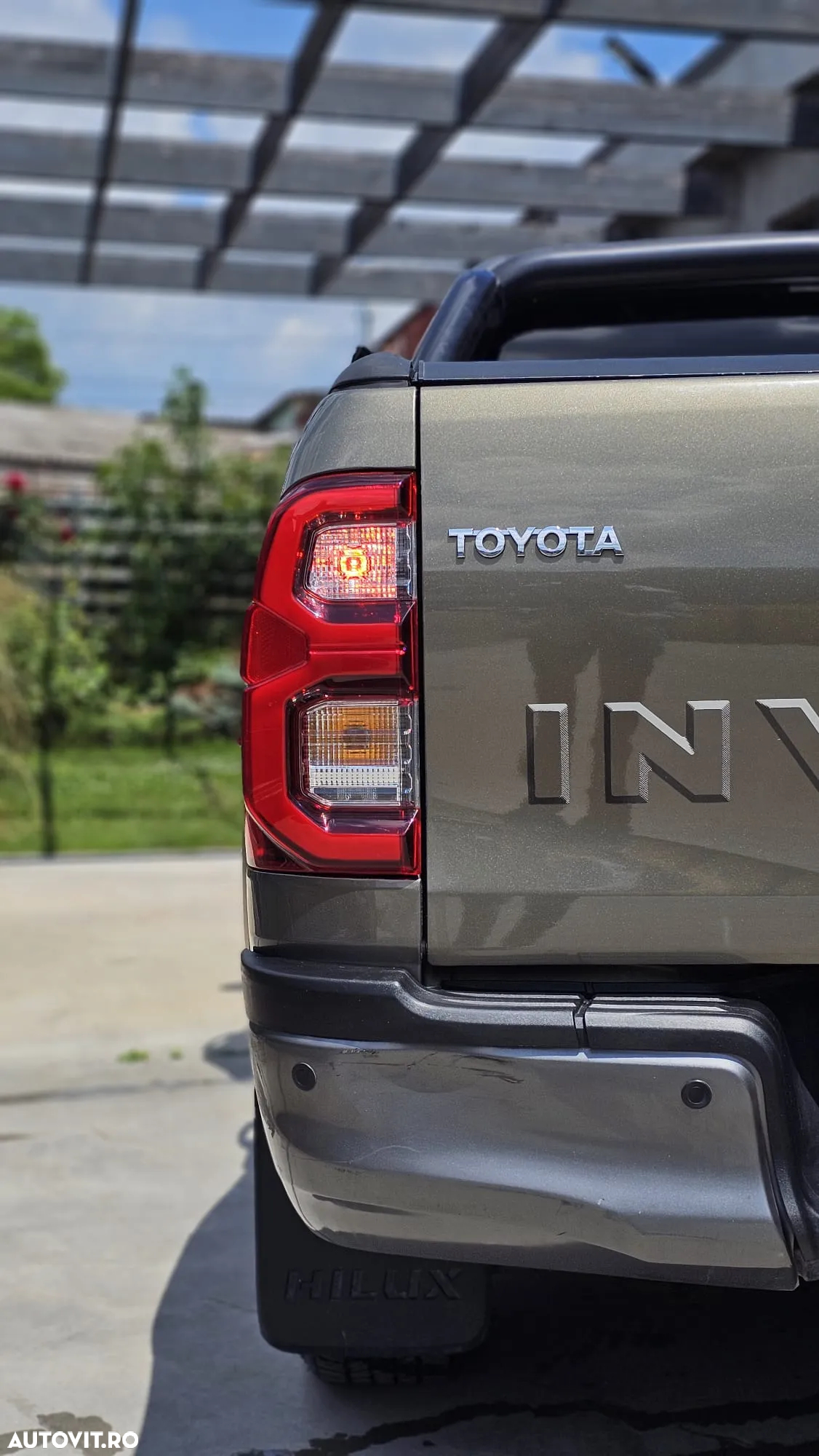 Toyota Hilux 2.8D 204CP 4x4 Double Cab AT Invincible Color Edition - 18