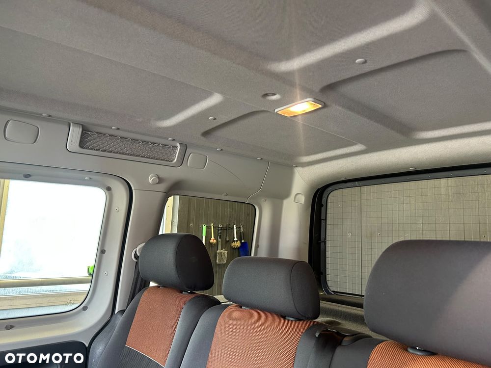 Volkswagen Caddy Highline - 34