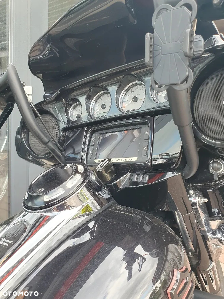 Harley-Davidson Touring Street Glide - 8