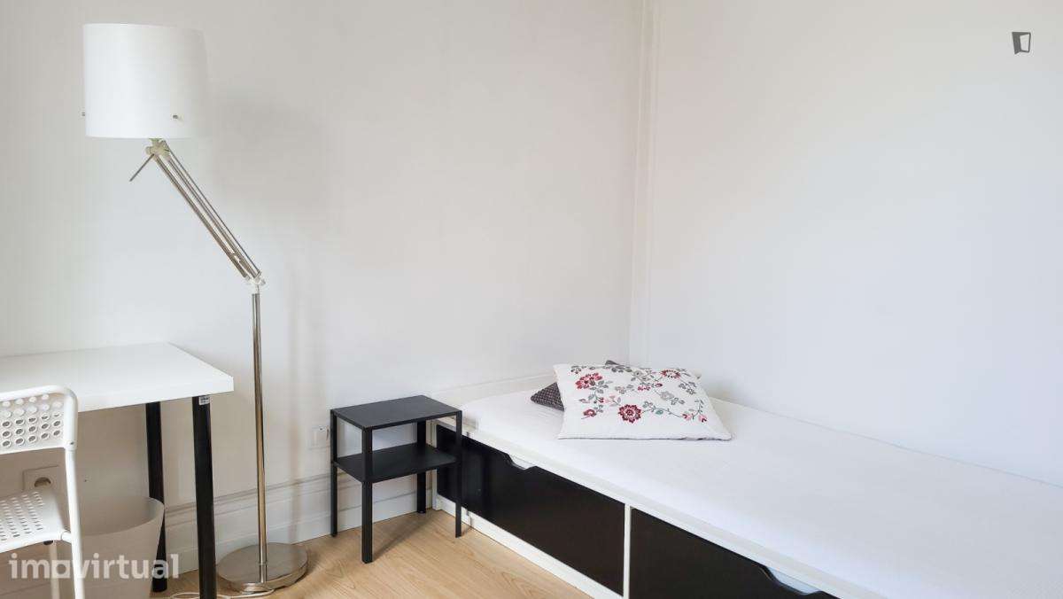 Quarto - localizado em Rio Tinto Porto - Grande imagem: 2/53