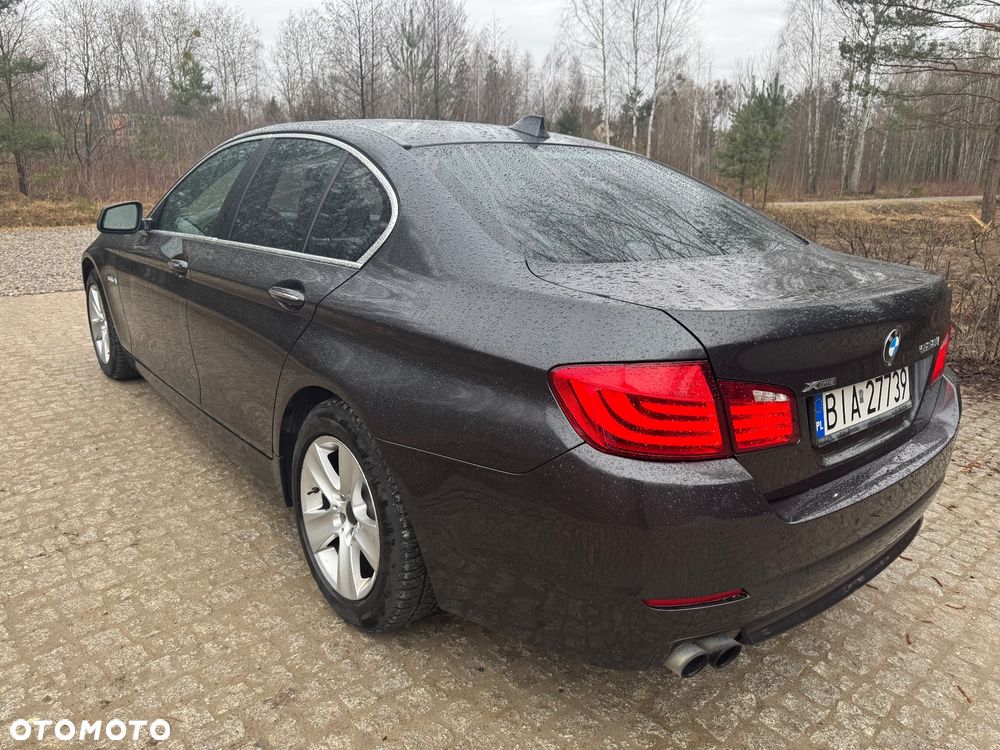 BMW Seria 5 528i xDrive Luxury Line - 3