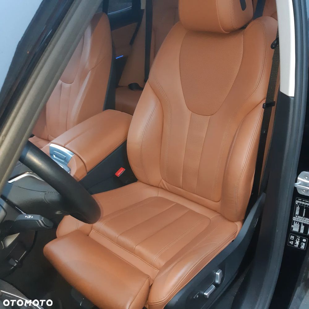 BMW X5 xDrive40i - 11