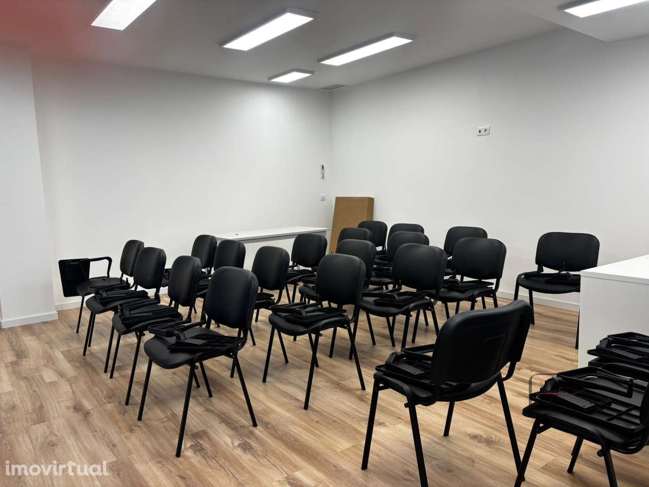 Loja  Arrendamento em Mafamude e Vilar do Paraíso,Vila Nova de Gaia - Grande imagem: 3/42