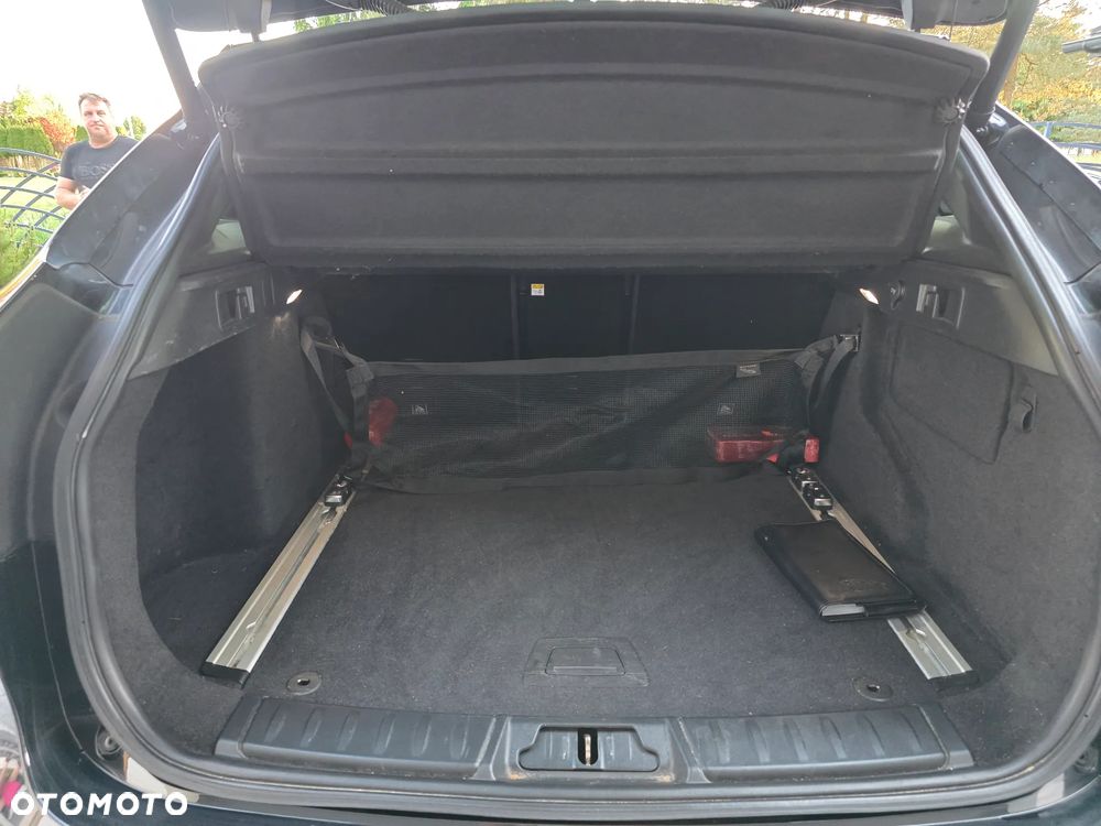 Jaguar F-Pace 2.0 i4D AWD R-Sport - 27
