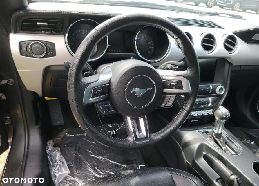 Ford Mustang 5.0 V8 GT - 8