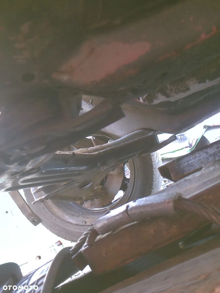 Vw golf 2 II na czesci3d dywany na kielichy tyl,zderzak szeroki,lampy tyl ciemne,zegary,prog nowy lewy,wozek przod,wahacze,amortyzatory,mc phersony,OStyl,pas podloga lampy,szyby,belka instalacja - 32