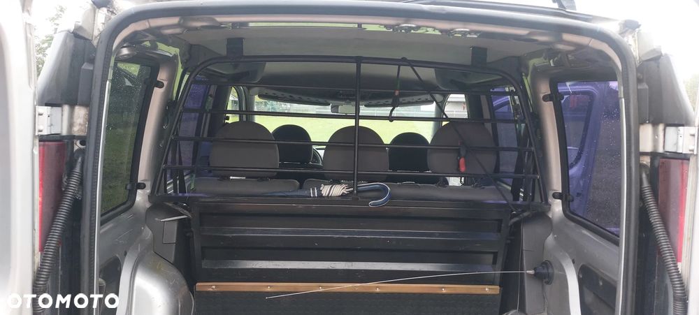 Fiat Doblo 1.9 JTD Dynamic - 12