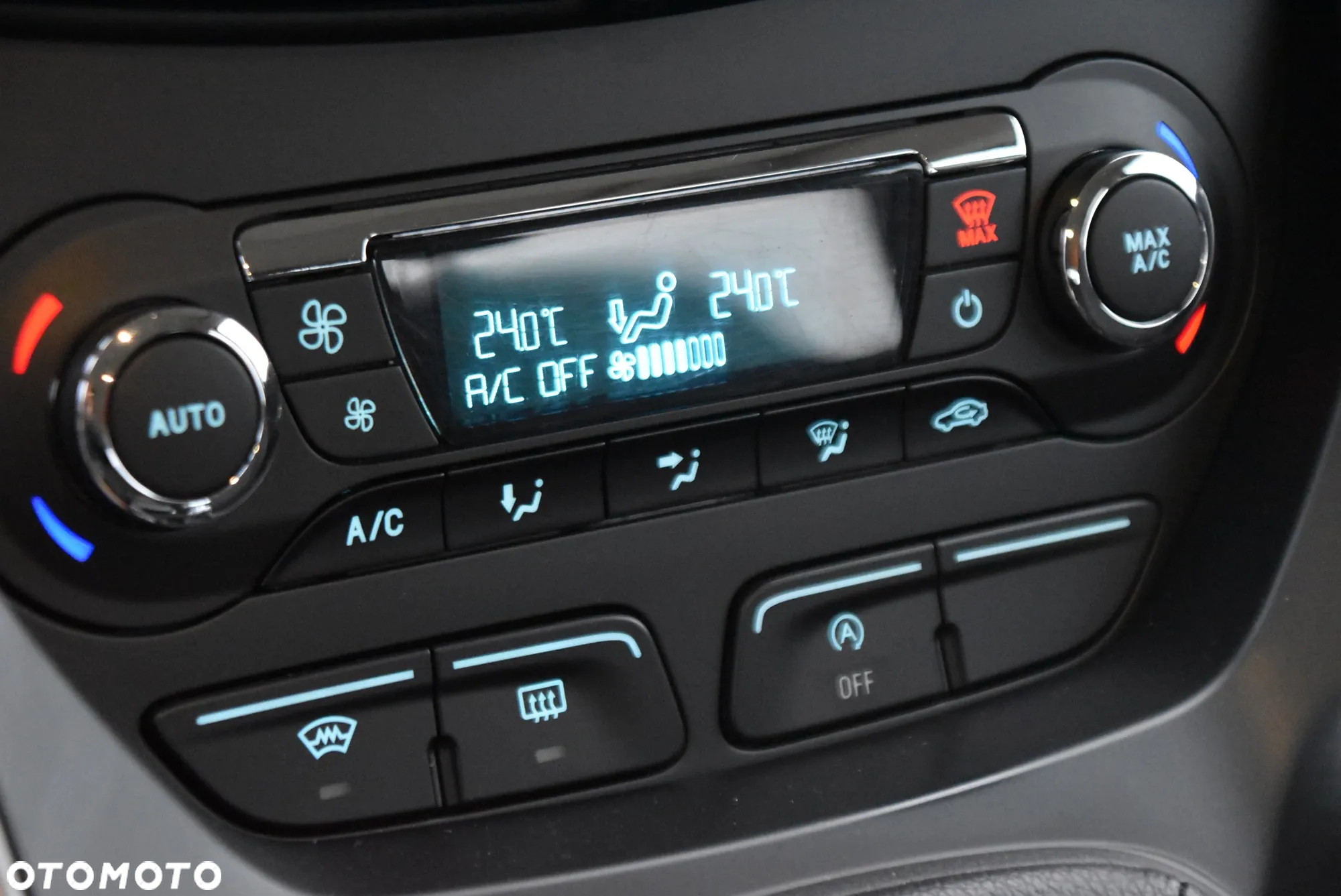 Ford Kuga - 33