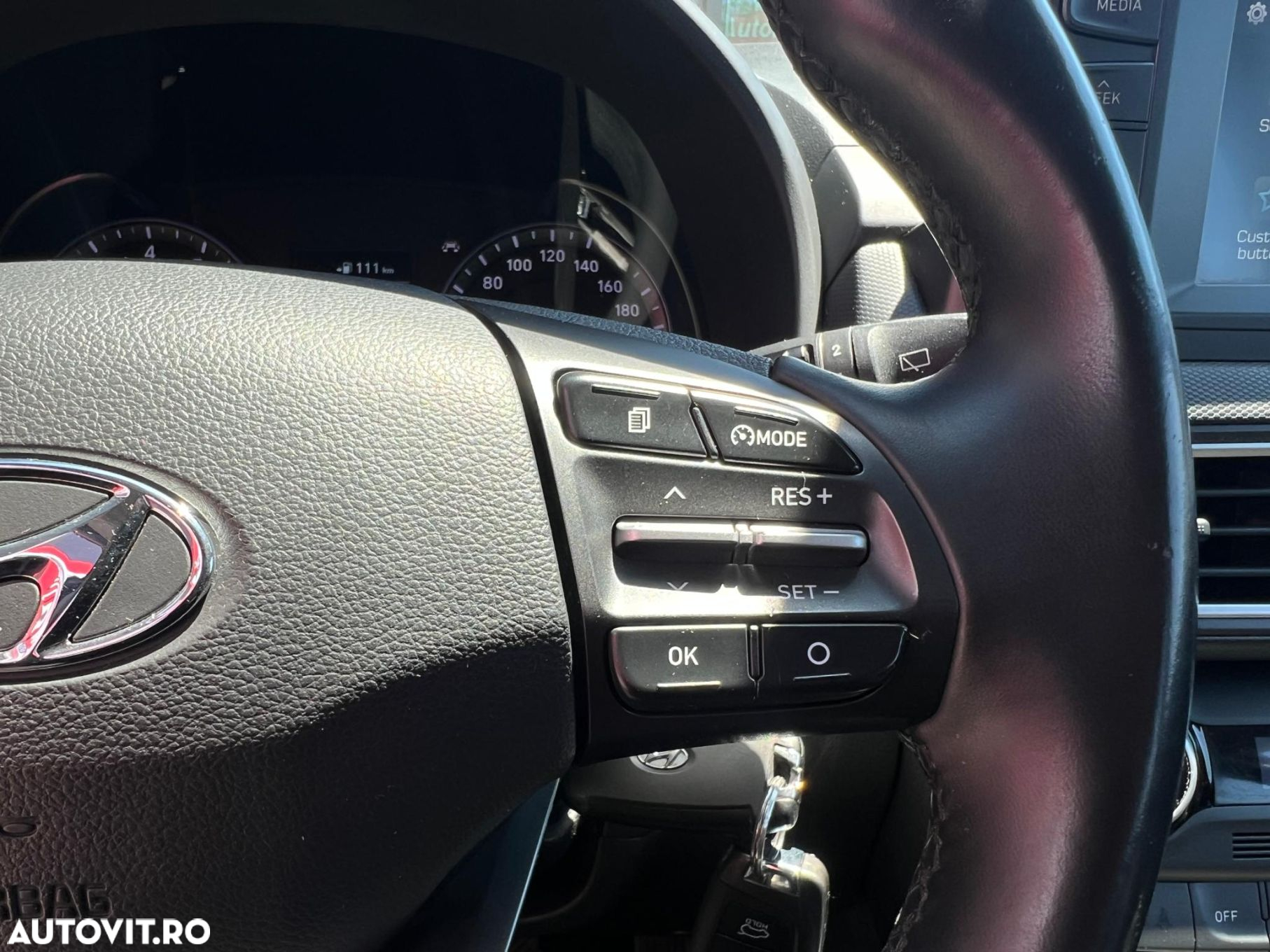 Hyundai KONA - 16