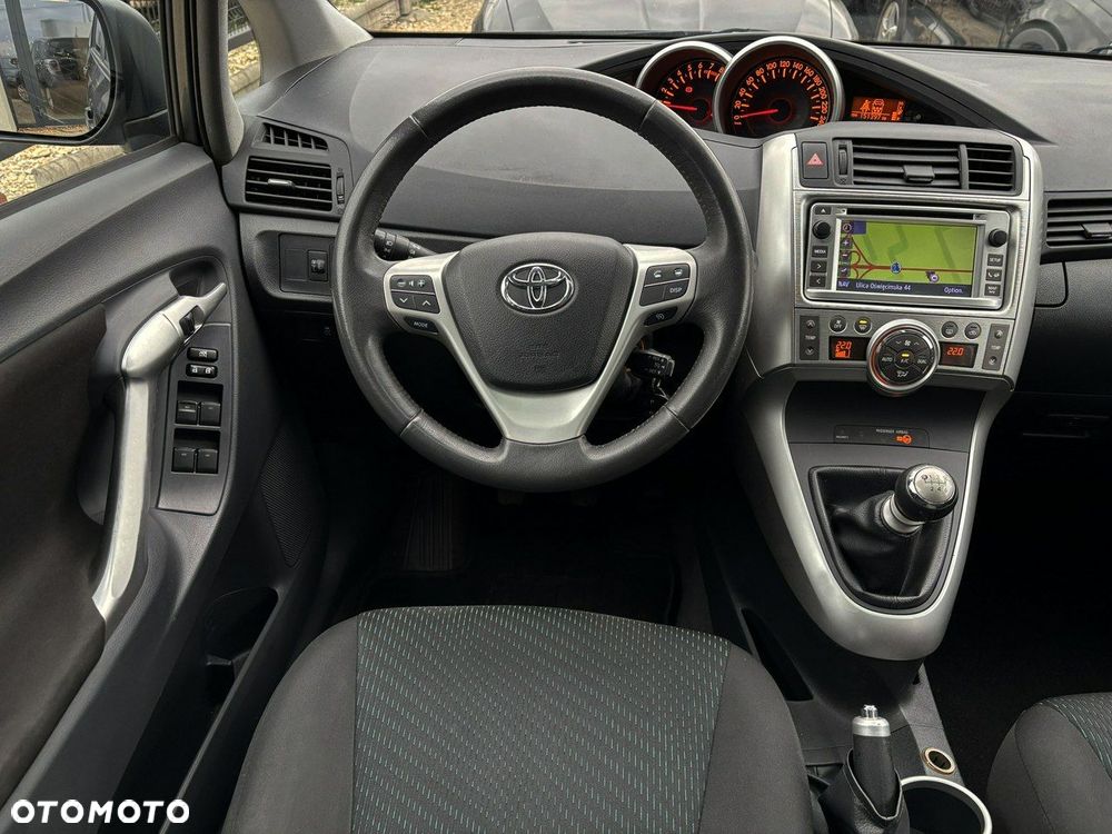 Toyota Verso 1.8 Premium 7os - 29
