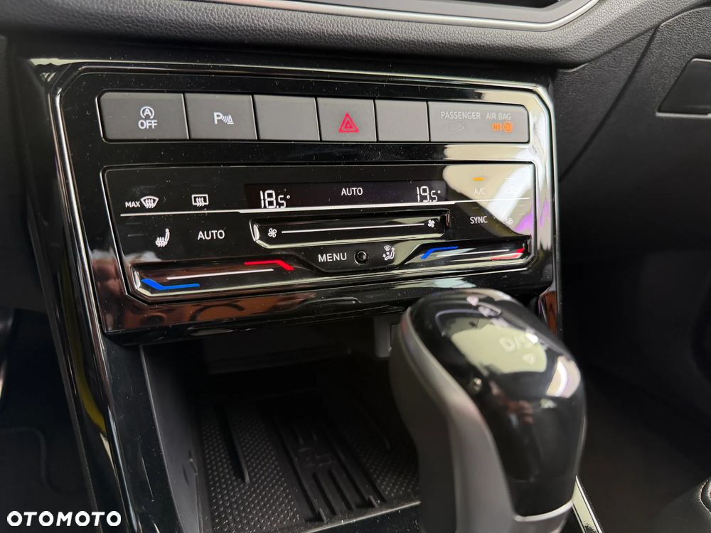 Volkswagen T-Cross 1.0 TSI R-Line Plus DSG - 24
