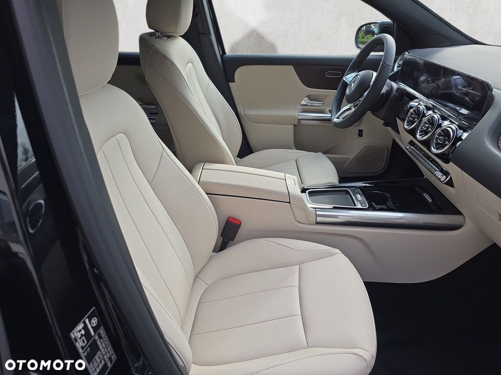 Mercedes-Benz GLA - 15