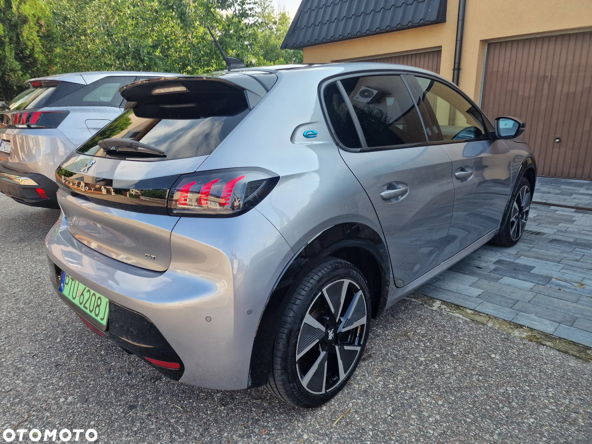 Peugeot 208 e-208 GT - 8