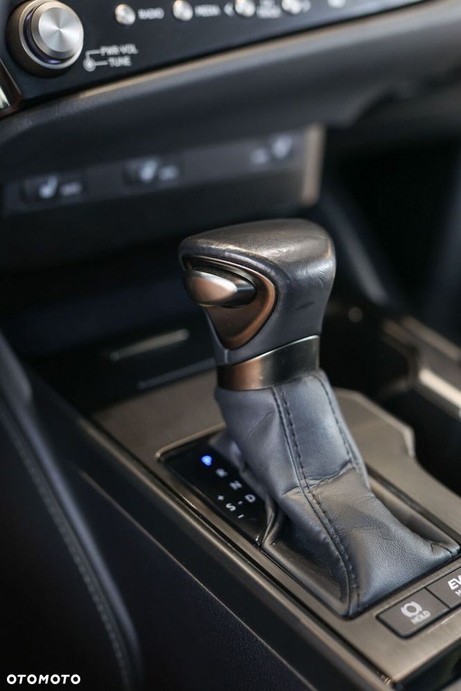 Lexus ES 300h Business Edition - 30