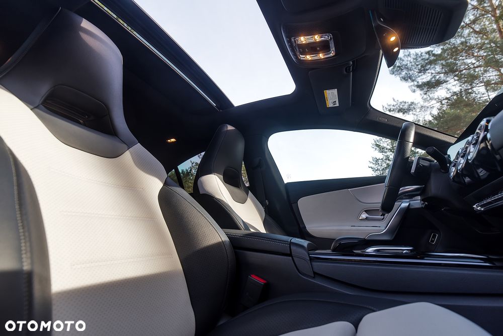 Mercedes-Benz CLA 250 4-Matic AMG Line - 19