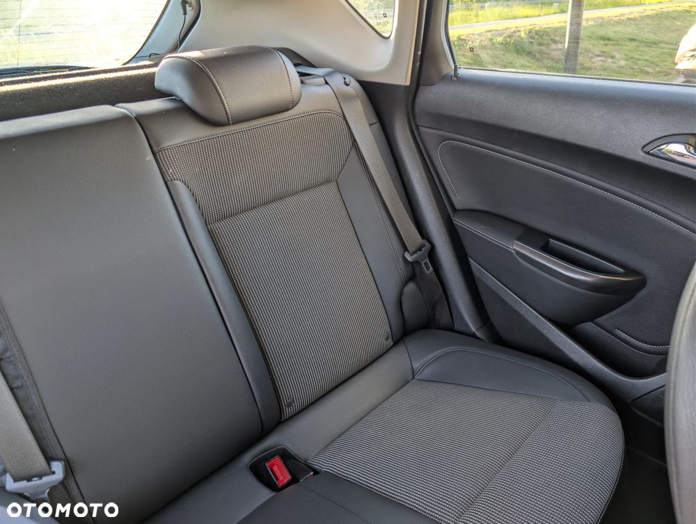 Opel Astra 1.4 Turbo Sport - 9