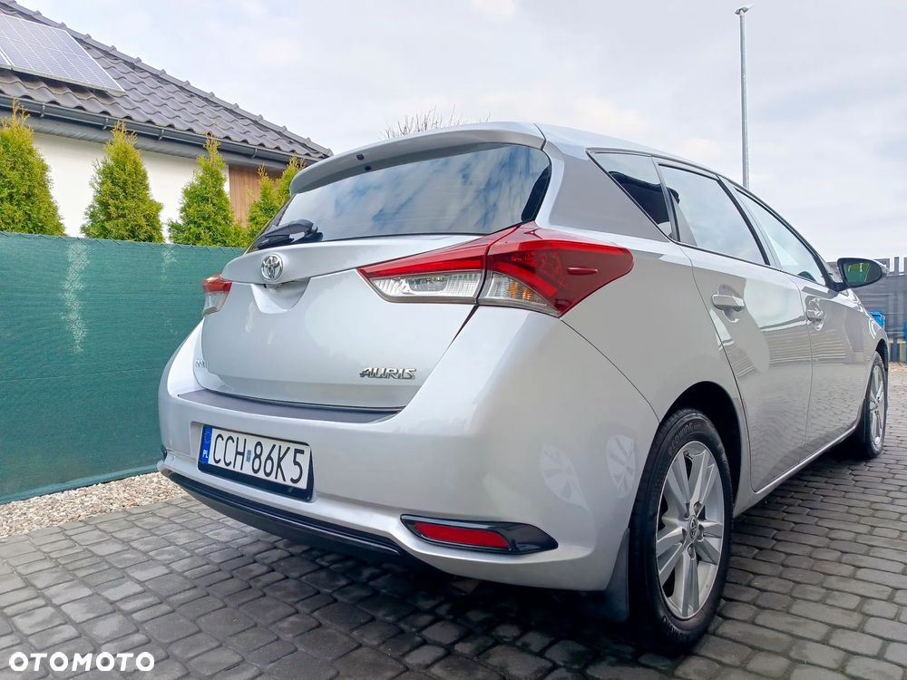 Toyota Auris 1.4 D-4D Luna EU5 - 4