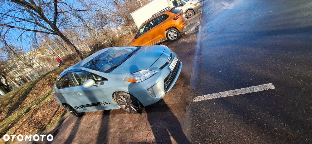 Toyota Prius 1.8 HSD Premium - 2
