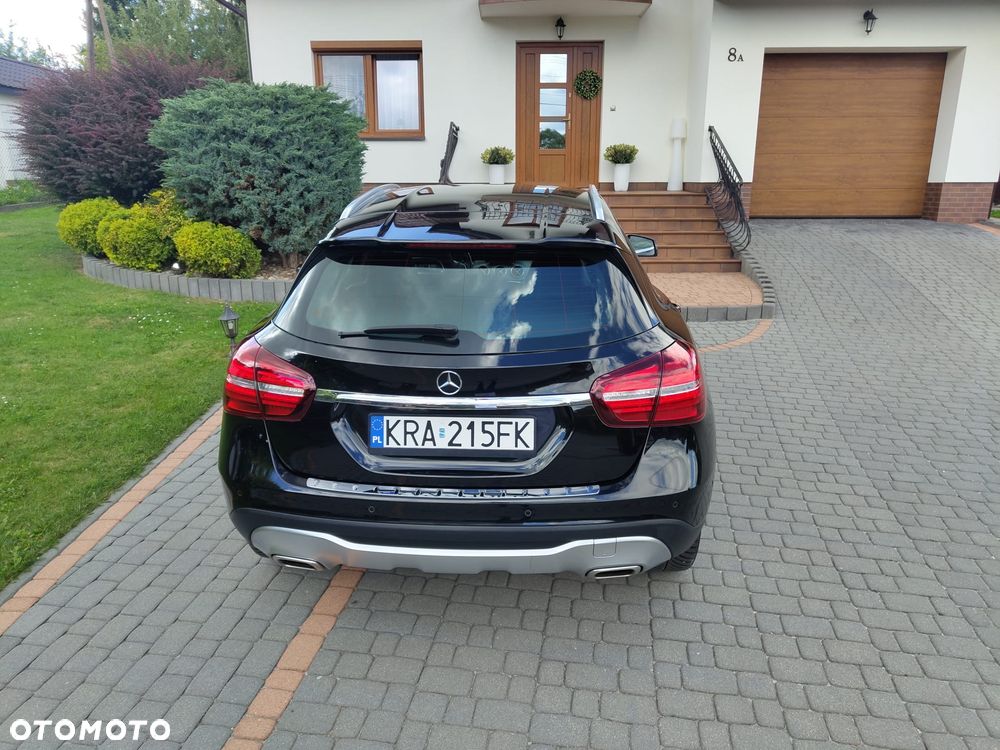 Mercedes-Benz GLA 250 7G-DCT Peak Edition - 11