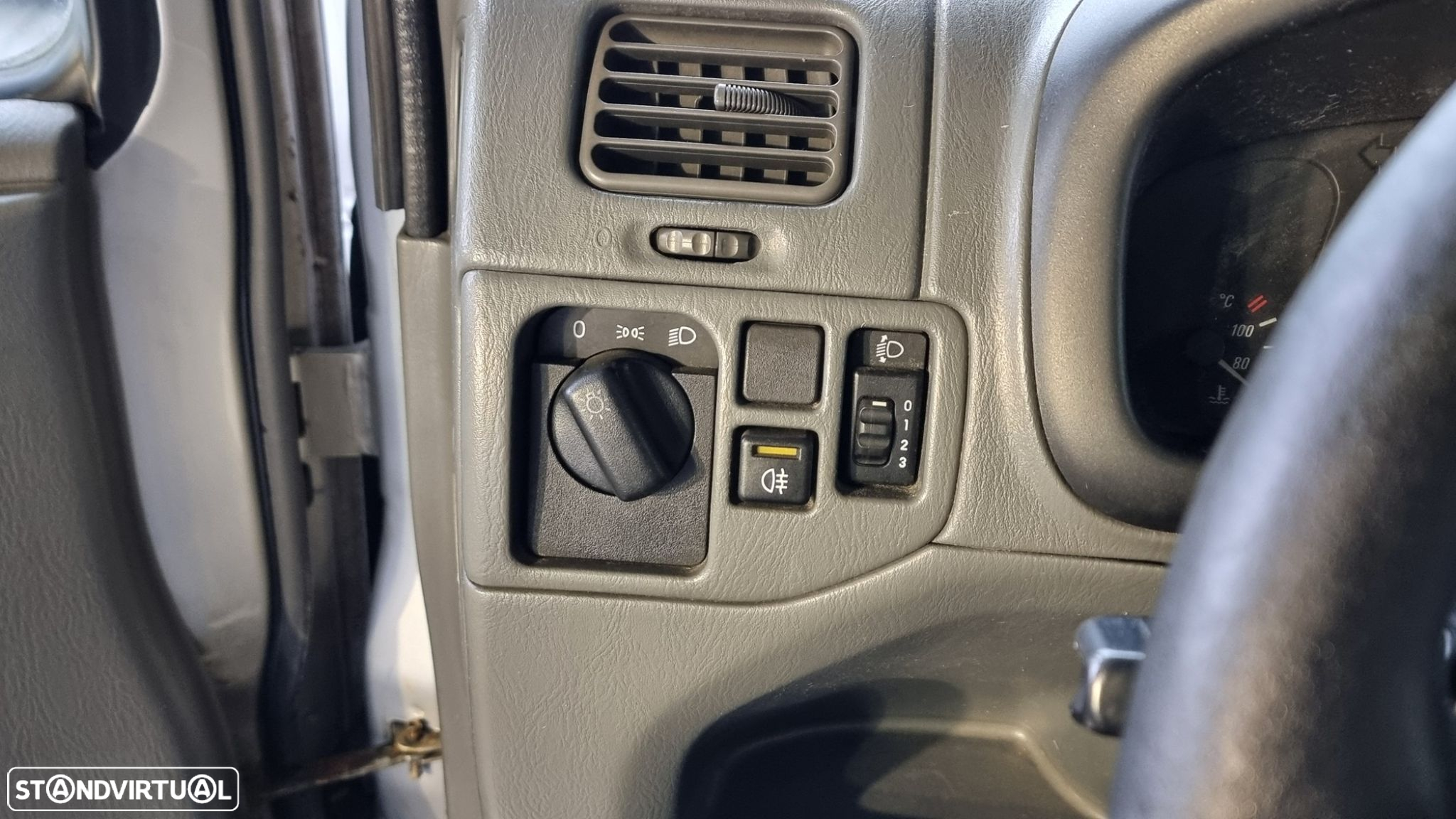 Opel Agila 1.0 12V - 9