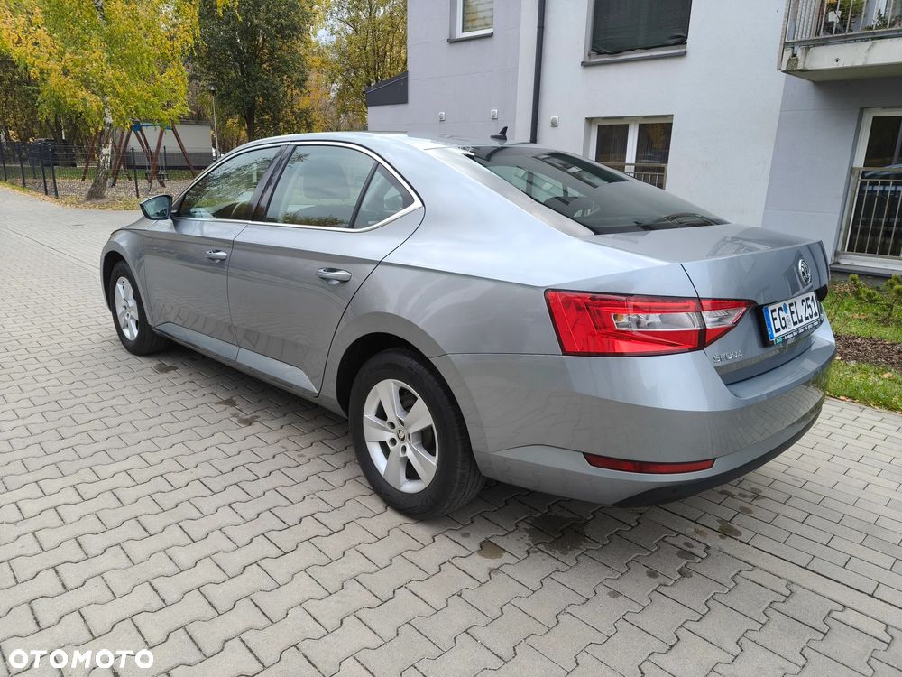 Skoda Superb 2017 photo 4