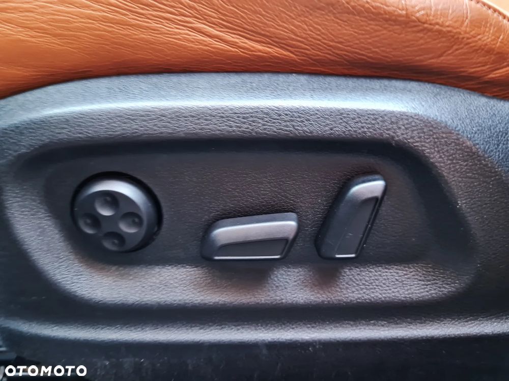 Audi Q3 2.0 TDI Quattro S tronic - 32