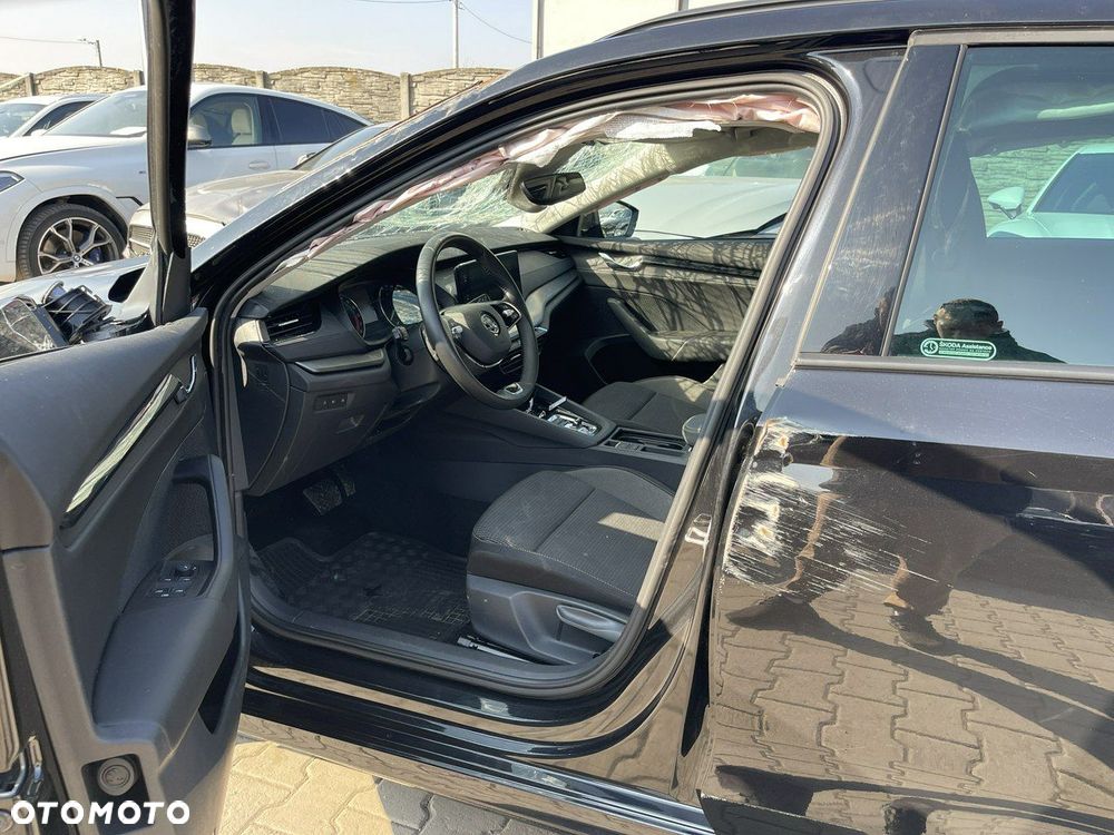 Skoda Octavia 2.0 TDI DSG Edition - 6